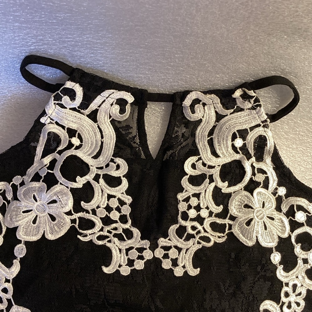 NWT - I.N.C. International Concepts Black Lace Sleeveless Halter Blouse - Sz PM - Picture 13 of 16